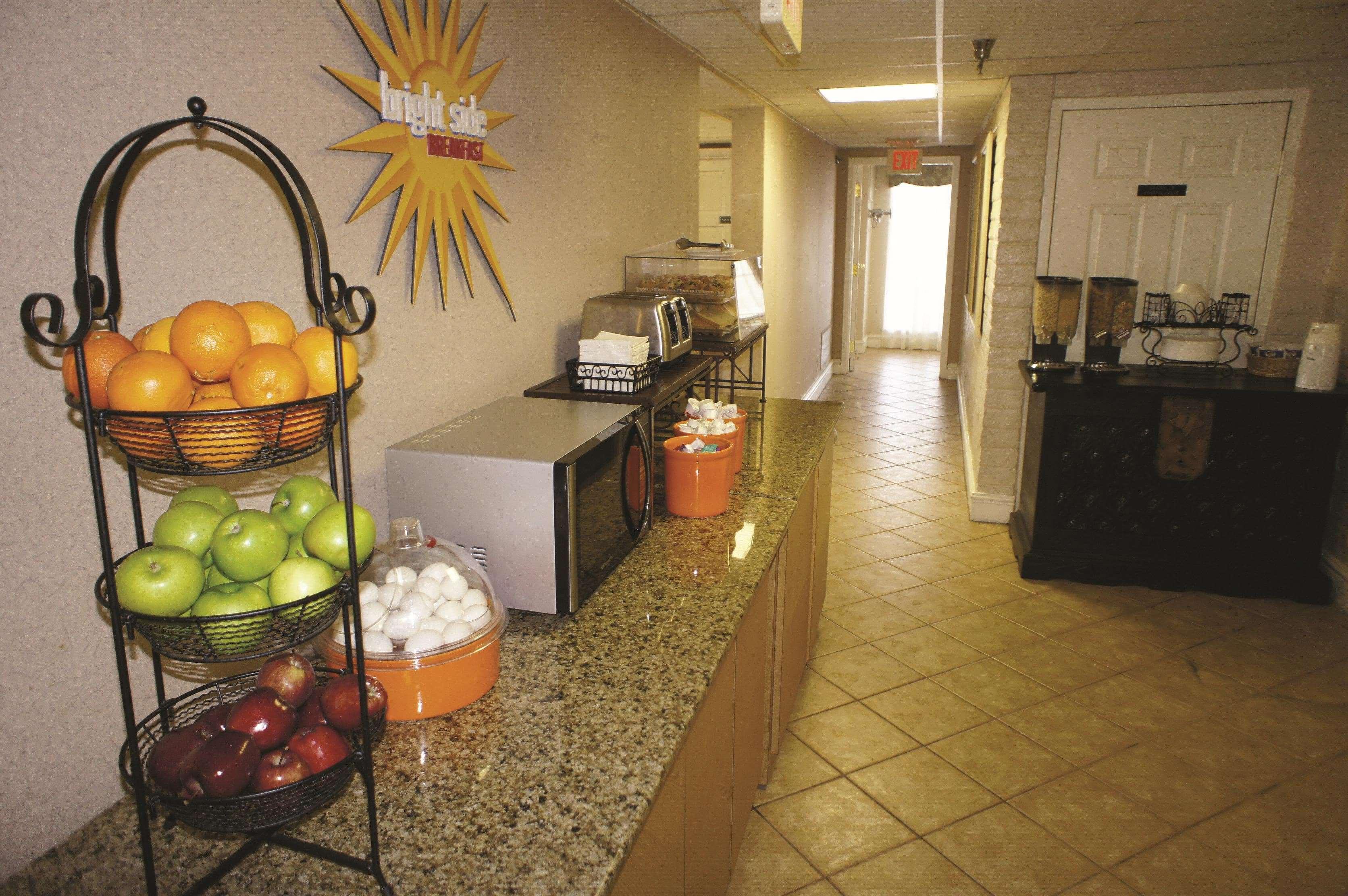 La Quinta Inn By Wyndham Norfolk Virginia Beach Exteriör bild