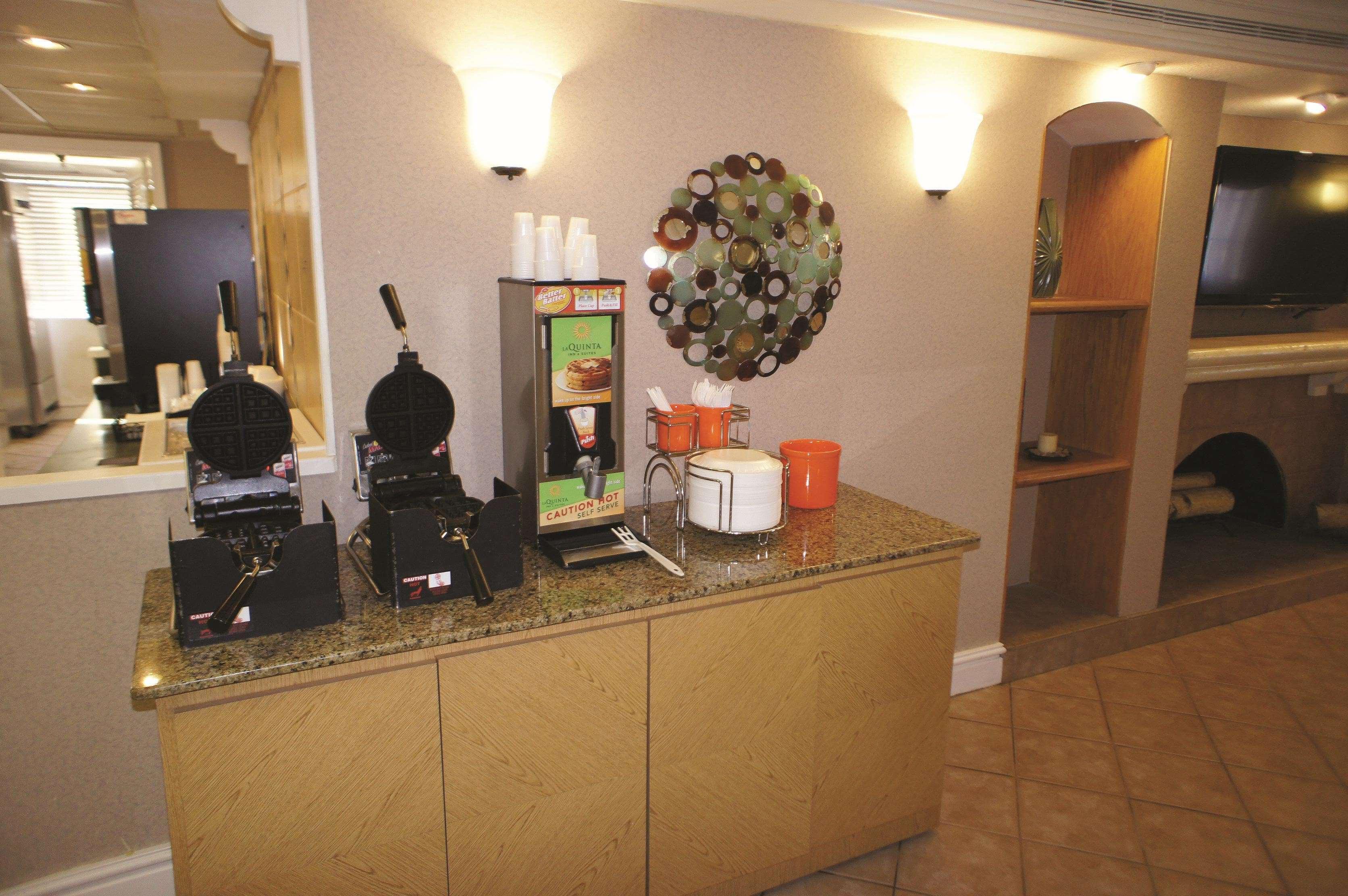 La Quinta Inn By Wyndham Norfolk Virginia Beach Exteriör bild